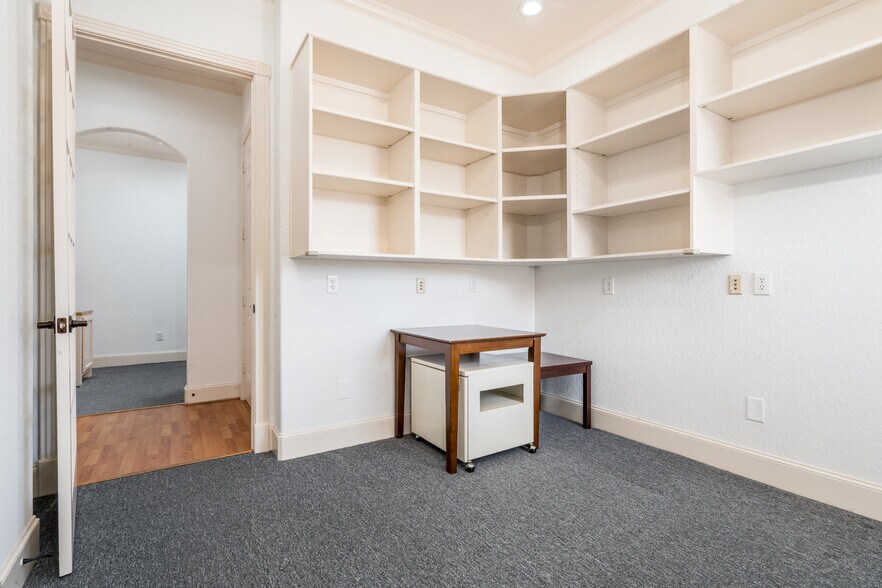 More Photos Of 5511 Louetta Rd, Spring Office Residential For Sale