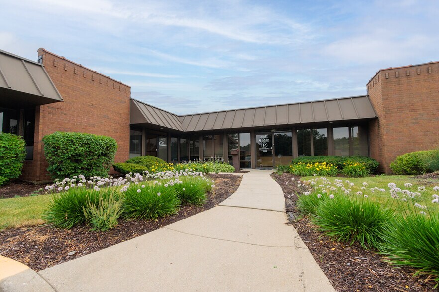 More Photos Of 1305 Remington Rd, Schaumburg Unknown For Lease