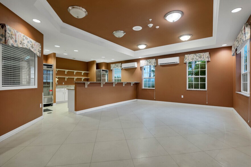 More Photos Of 654 N Econlockhatchee Trl, Orlando Healthcare For Sale