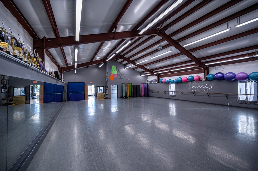 More Photos Of 2112 SW E Ave, Lawton Flex For Sale