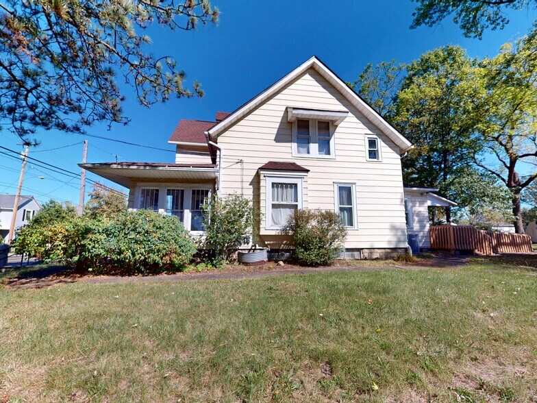 More Photos Of 4725 S Massillon Rd, Green Storefront Retail Office For Sale