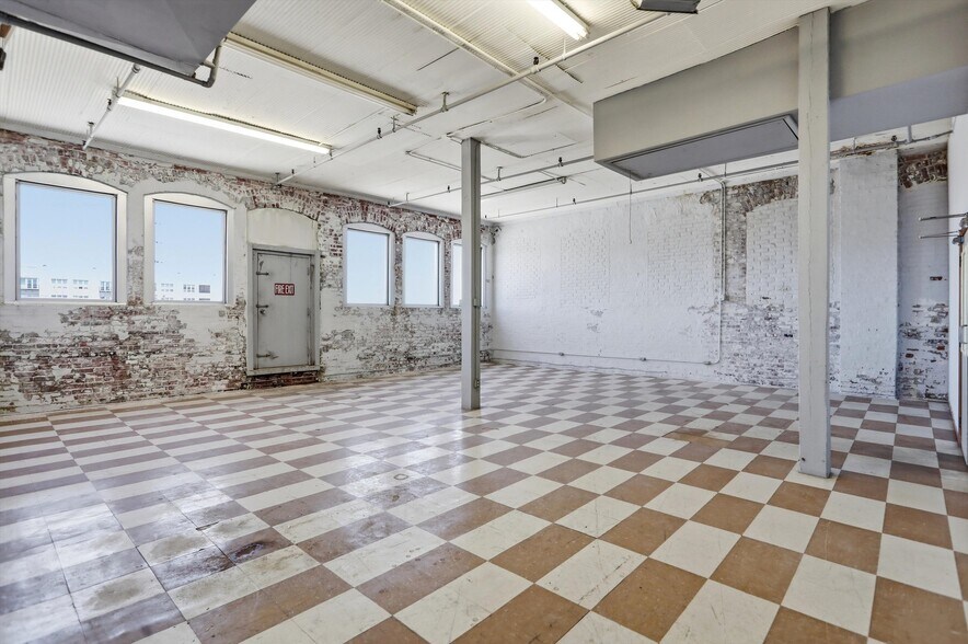 More Photos Of 536 E Market St, Indianapolis Office For Sale
