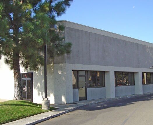 Primary Photo Of 900 G St, Reedley Bank For Lease