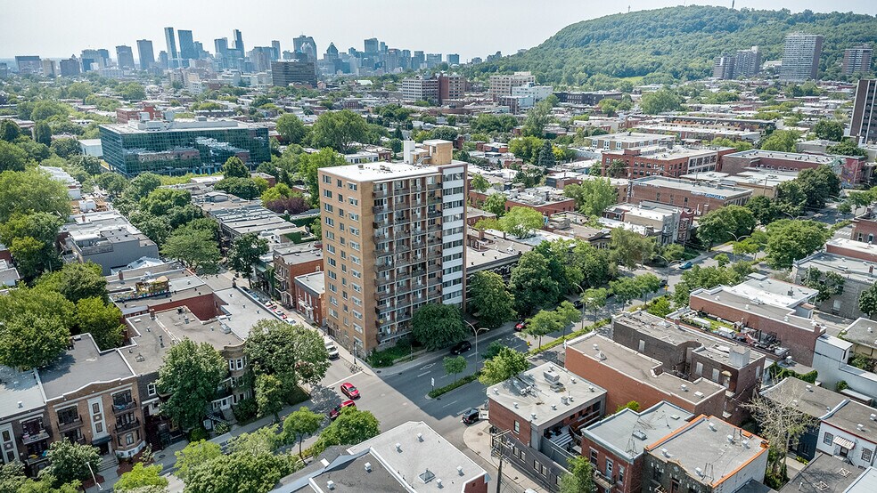 Primary Photo Of 250 Boul Saint-Joseph E, Montréal Apartments For Sale