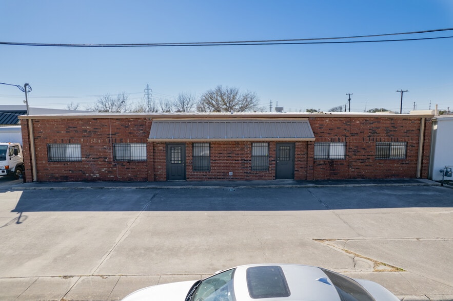 More Photos Of 146 Interloop Rd, San Antonio Warehouse For Lease