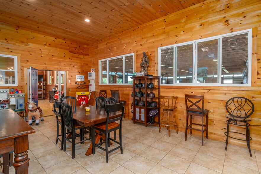 More Photos Of 15158 Berlin Tpke, Purcellville Lodge Meeting Hall For Lease