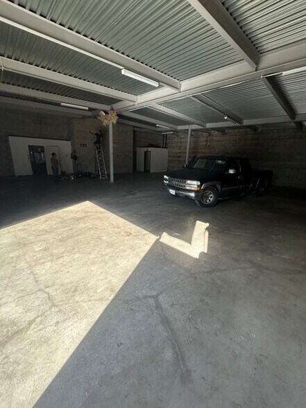 More Photos Of 722-748 1/2 San Pedro St, Los Angeles Apartments For Lease