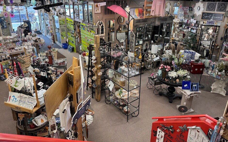 More Photos Of 4195 12 Mile Rd, Berkley Storefront Retail Office For Sale