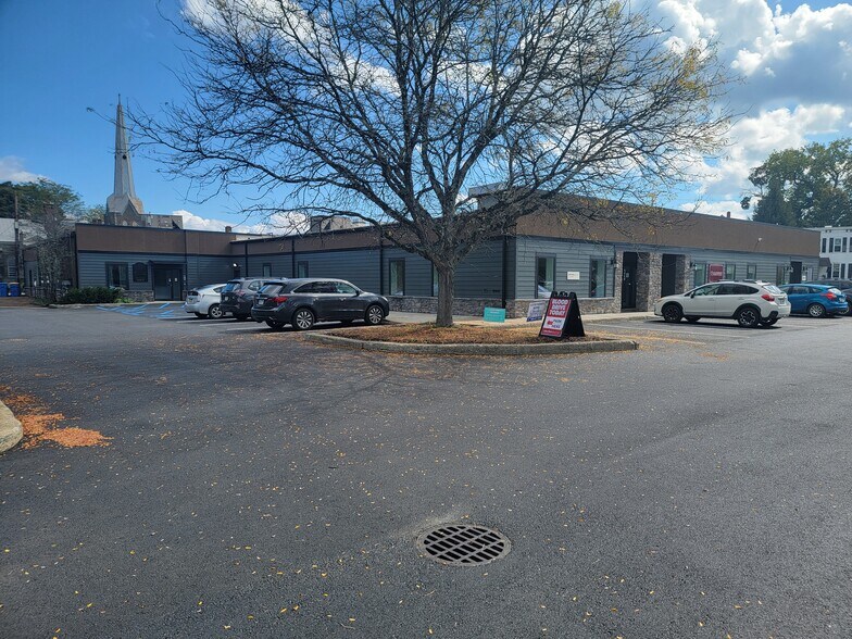 More Photos Of 51-65 Albany Ave, Kingston Medical For Sale