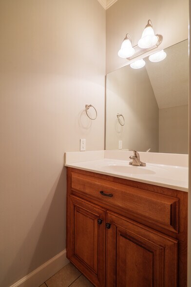 More Photos Of 3400 N Barack Obama Blvd, Valdosta Apartments For Sale