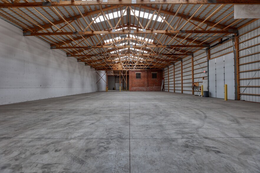 More Photos Of 1457 Coffeen, Sheridan Warehouse For Sale