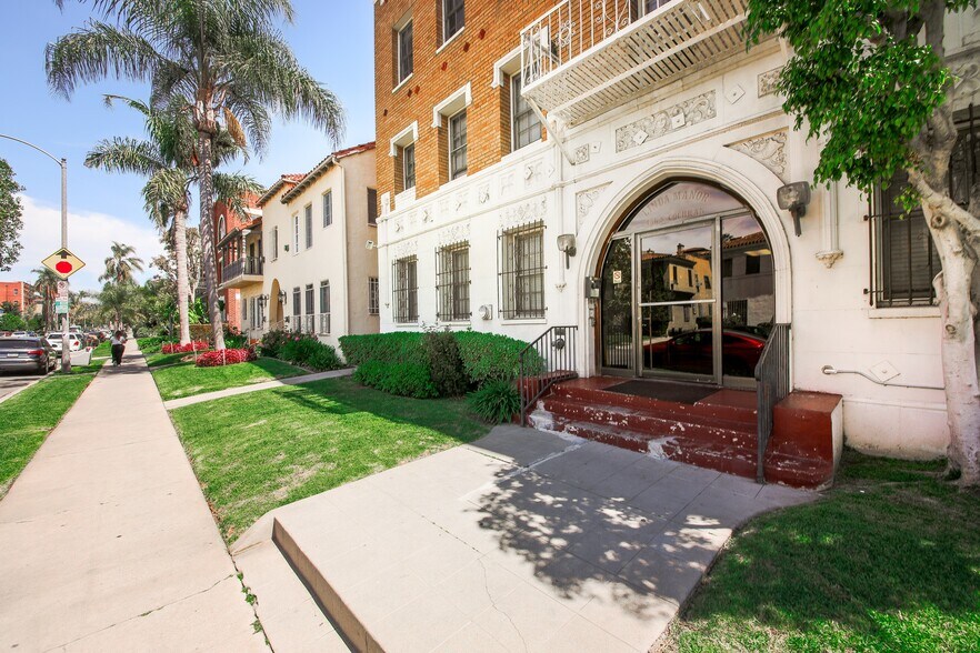 More Photos Of 456 S Cochran Ave, Los Angeles Apartments For Sale