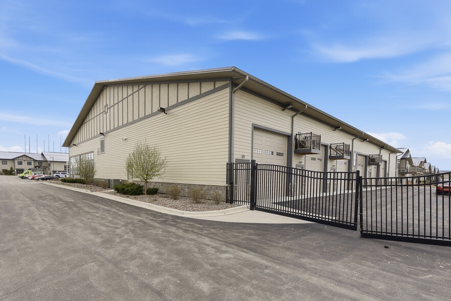 More Photos Of 2112 Ferry Rd, Naperville Warehouse For Sale