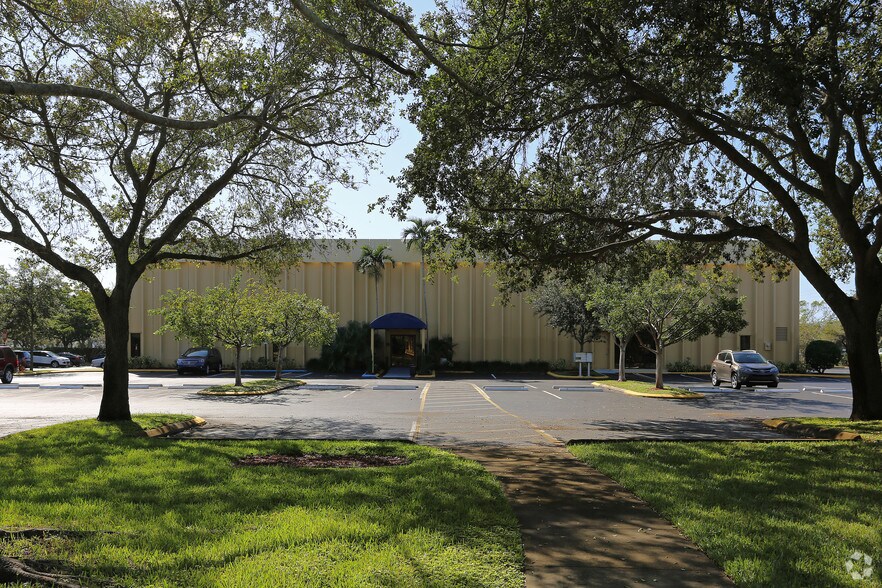 More Photos Of 1700 NW 66th Ave, Plantation Office For Lease