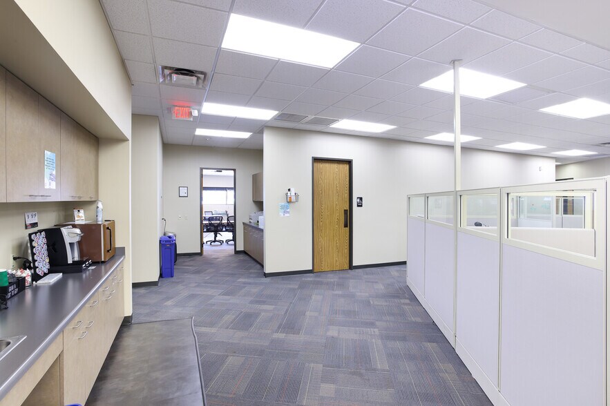 More Photos Of 5404 Wurzbach Rd, San Antonio Office For Sale
