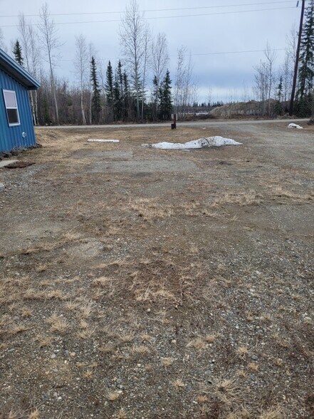 More Photos Of 1209 Dennis Rd, North Pole Warehouse For Lease