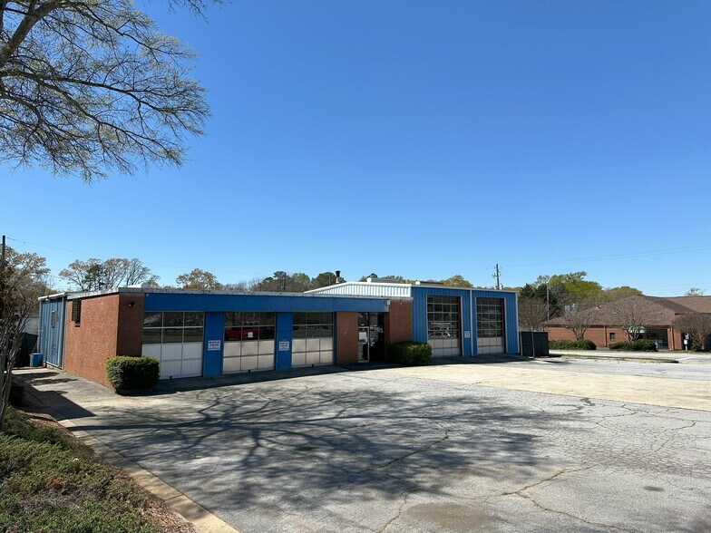 Primary Photo Of 571 Forest Pky, Forest Park Auto Repair For Sale