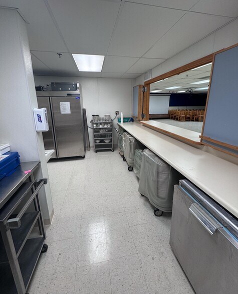More Photos Of 2002 2nd St SW, Rochester Storefront Retail Office For Sale