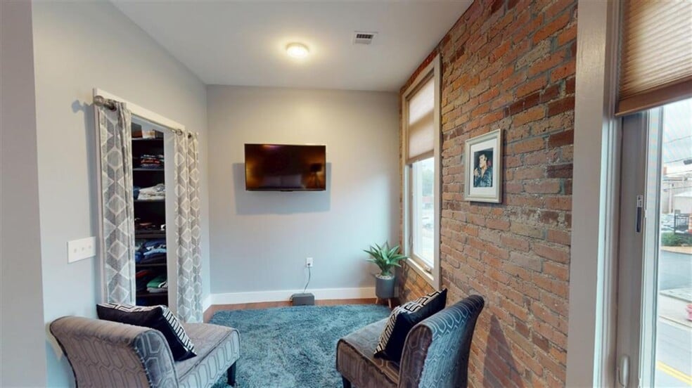 More Photos Of 109 E Main St, Glasgow Storefront Retail Residential For Sale