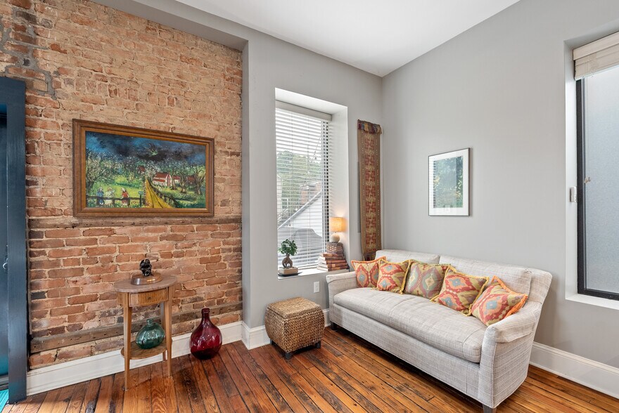 More Photos Of 215 W 3rd St, Farmville General Retail For Sale