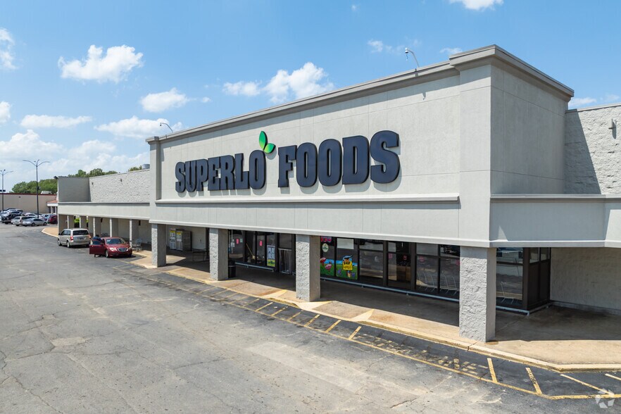 More Photos Of 6480-6532 Winchester Rd, Memphis Unknown For Lease
