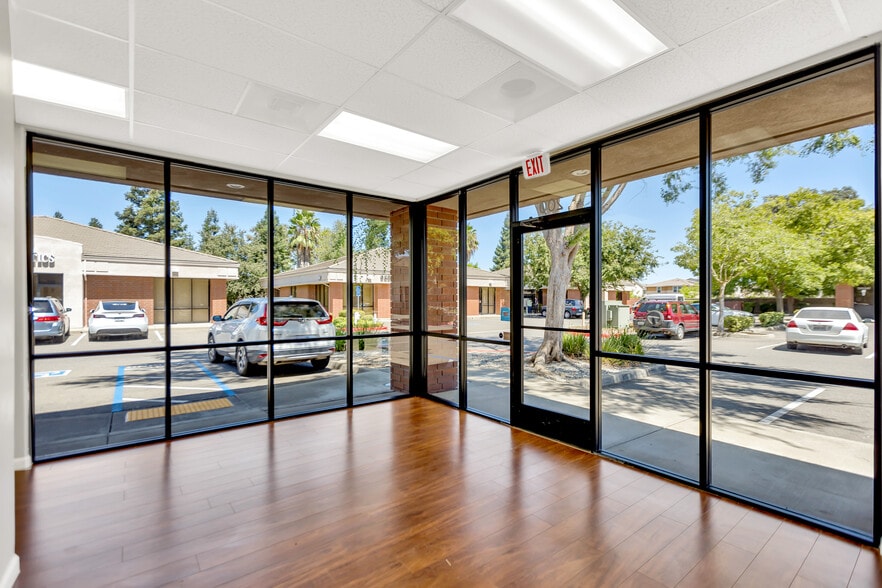 More Photos Of 9571 Laguna Springs Dr, Elk Grove Office For Lease