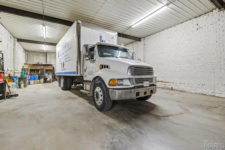More Photos Of 2605 N 20th St, Saint Louis Industrial For Sale