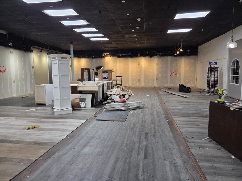 More Photos Of 13572 TX-249, Houston Industrial For Lease