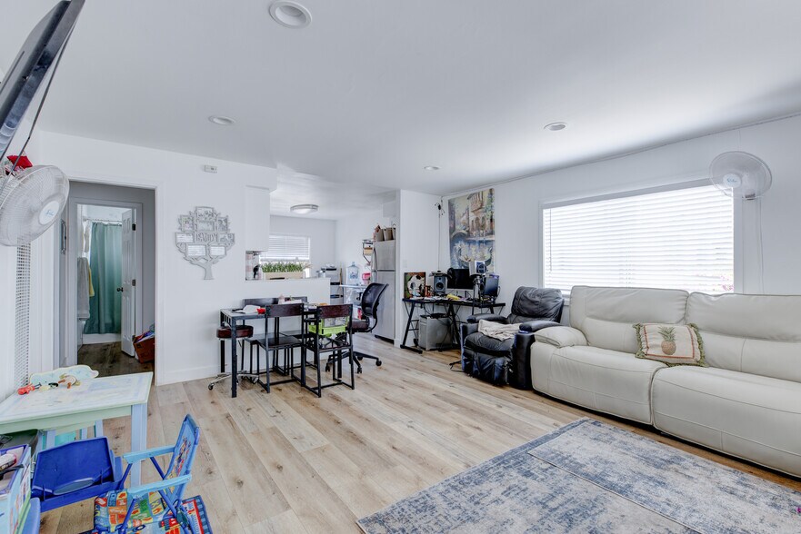 More Photos Of 1720 Cerritos Ave, Long Beach Apartments For Sale