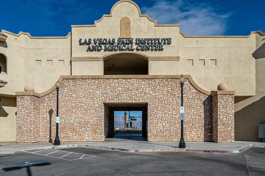 More Photos Of 7175 N Durango Dr, Las Vegas Medical For Lease