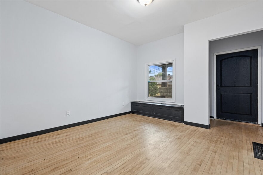 More Photos Of 1322 W Concordia Ave, Milwaukee Multifamily For Sale