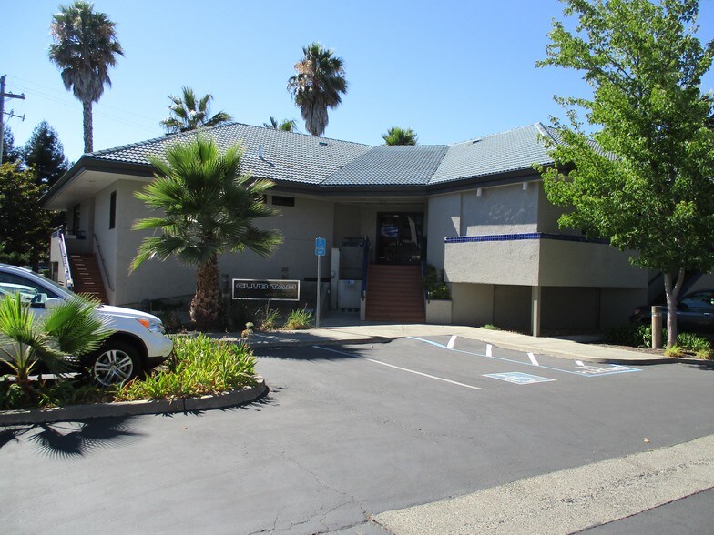 More Photos Of 575 Lincoln Ave, Napa Office For Lease