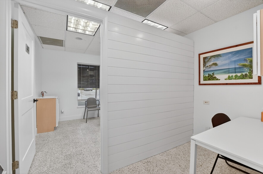 More Photos Of 665 SE 10th St, Deerfield Beach Medical For Sale