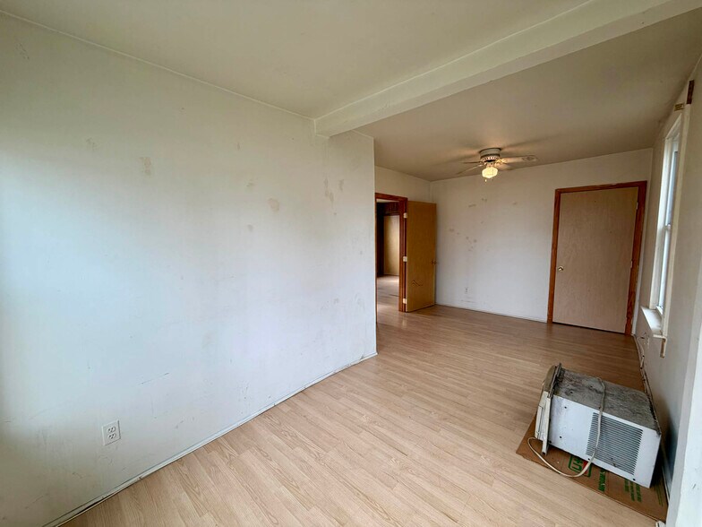 More Photos Of 8224 Fort Smallwood Rd, Baltimore Multifamily For Sale