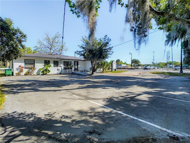 More Photos Of 1501 W Fairbanks Ave, Winter Park Freestanding For Lease