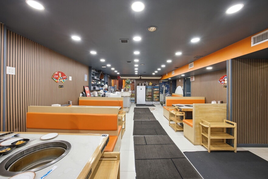 More Photos Of 136-21 41st Ave, Flushing Storefront Retail Office For Sale