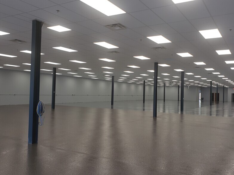 More Photos Of 990 W 41st St, Hibbing Unknown For Lease