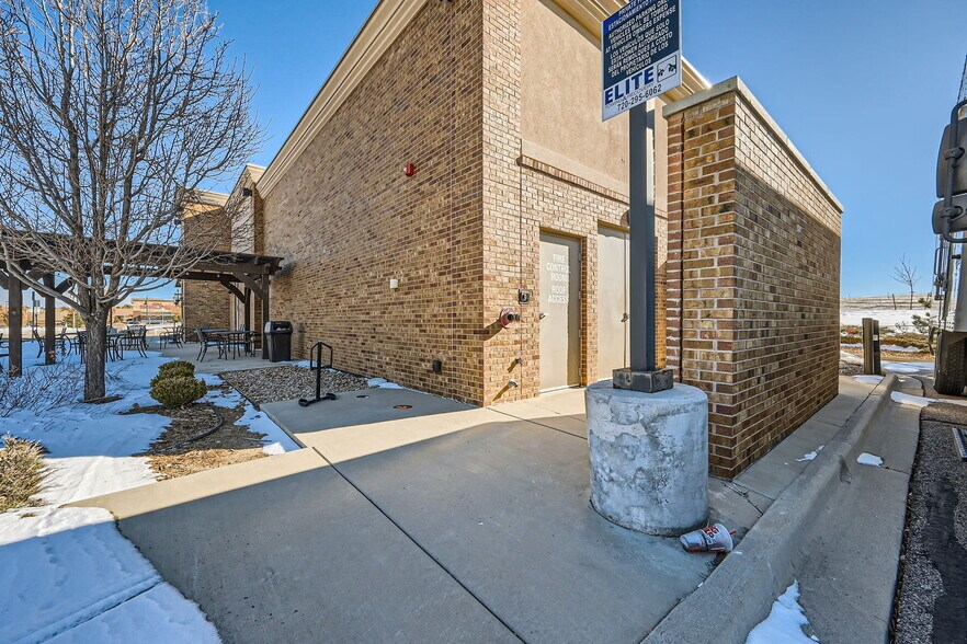 More Photos Of 9846 Zenith Meridian Dr, Englewood Restaurant For Sale