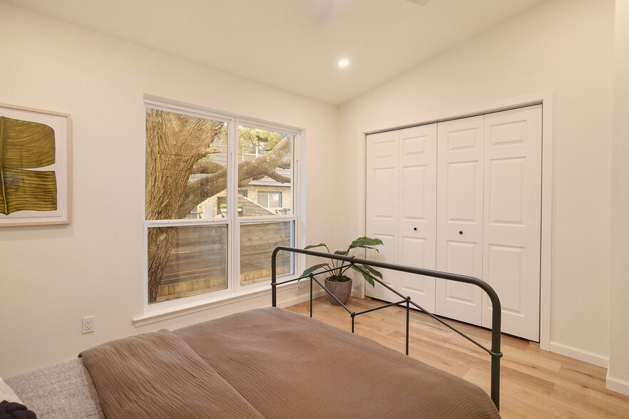 More Photos Of 3802 Southway Dr, Austin Apartments For Sale