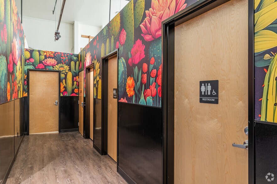 More Photos Of 106 NE Grand Ave, Portland Restaurant For Lease