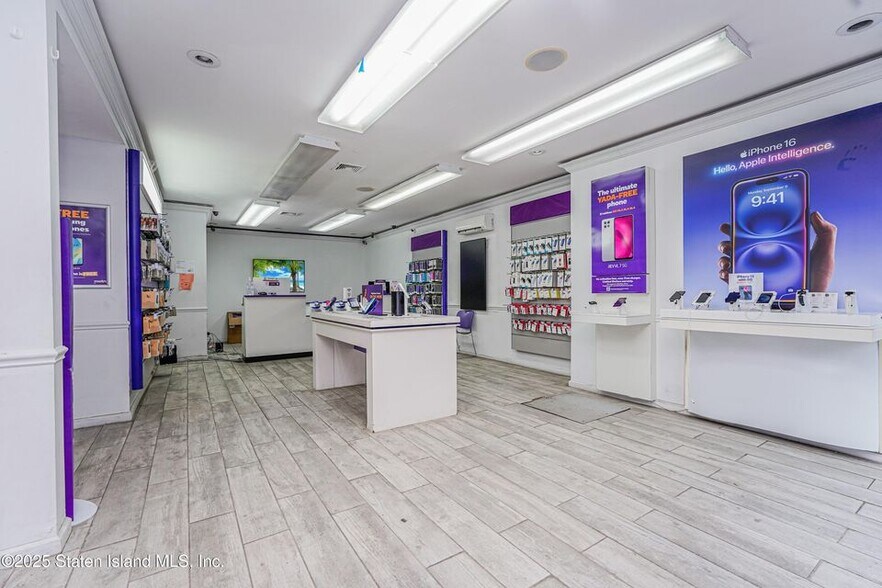 More Photos Of 587 Bay St, Staten Island Storefront Retail Residential For Sale
