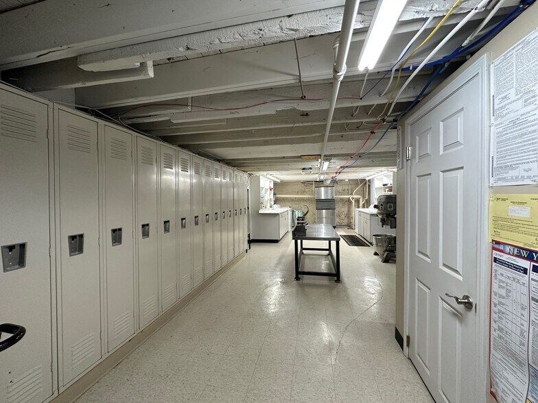 More Photos Of 1 Public Sq, Holley Apartments For Sale