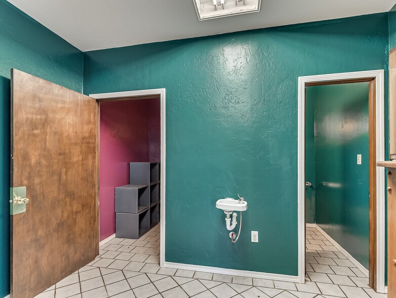 More Photos Of 1419 W London St, El Reno Religious Facility For Sale