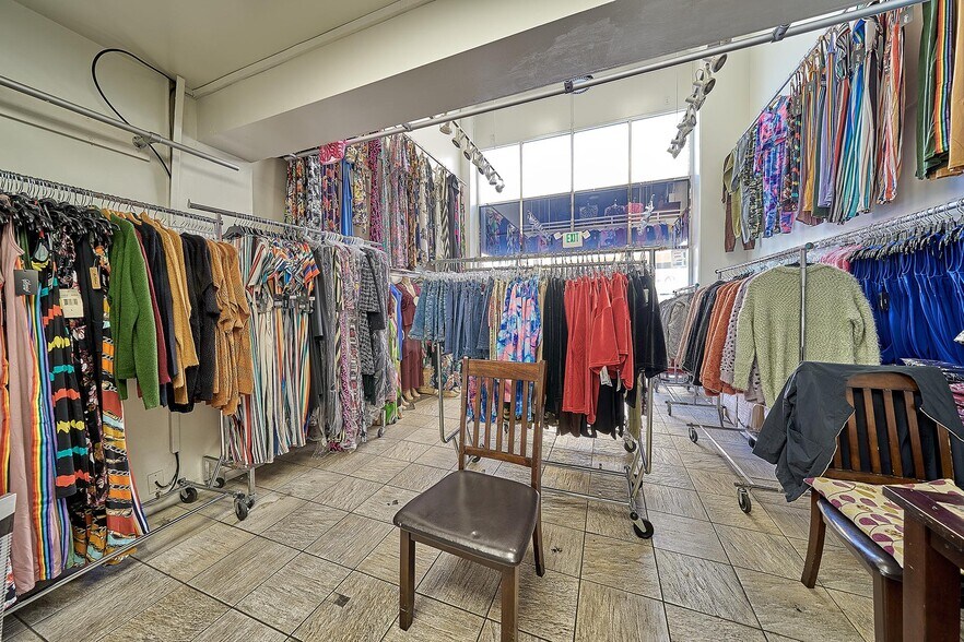 More Photos Of 1100 S San Pedro St, Los Angeles Storefront For Lease