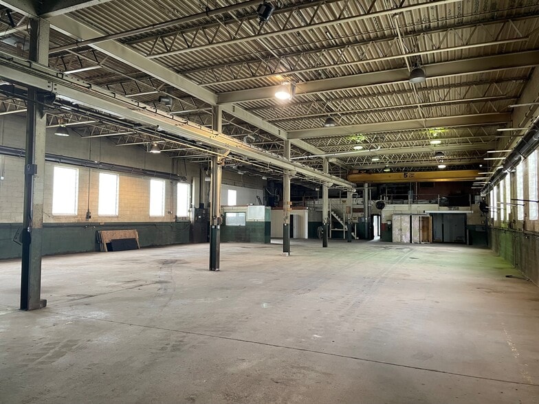 More Photos Of 24344 Gibson Dr, Warren Warehouse For Sale