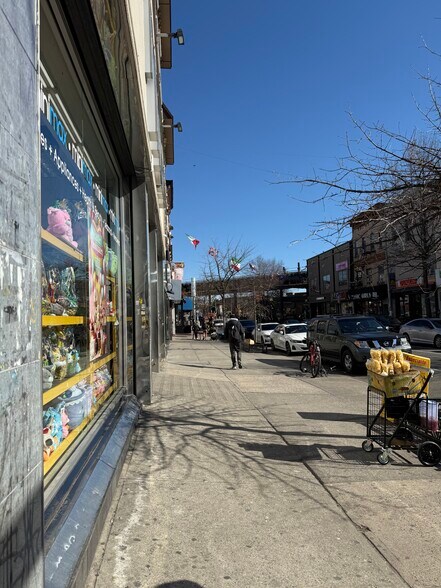 More Photos Of 437 Knickerbocker Ave, Brooklyn Storefront For Lease