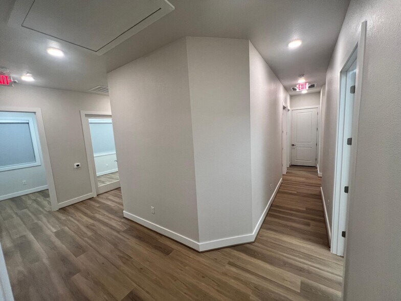 More Photos Of 16702 House Hahl Rd, Cypress Medical For Lease