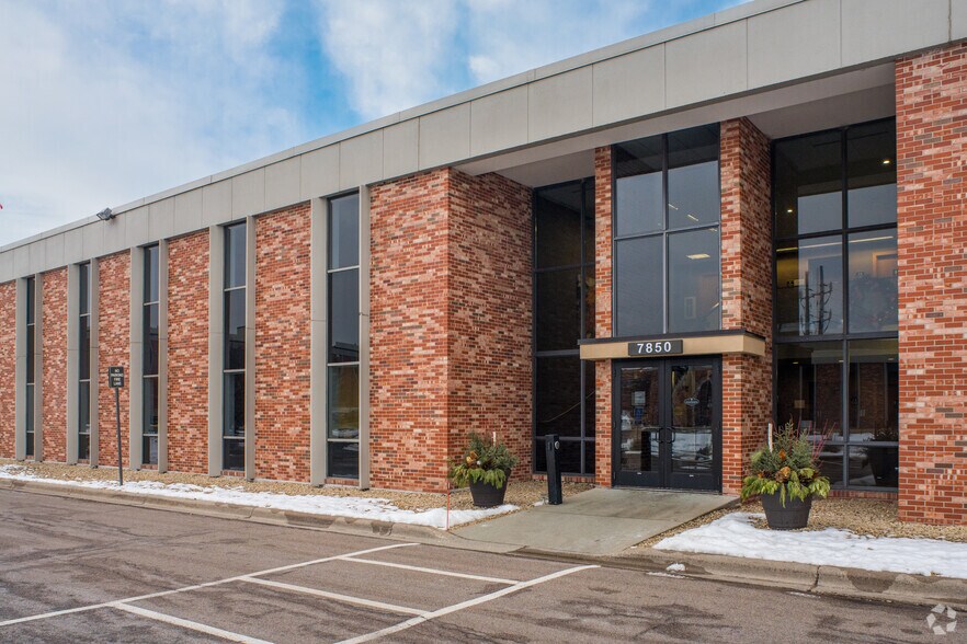 More Photos Of 7850 Metro Pky, Bloomington Office For Lease