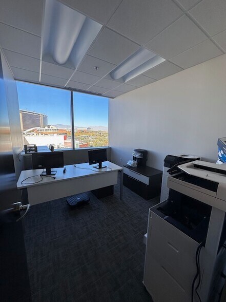 More Photos Of 1980 Festival Plaza Dr, Las Vegas Office For Lease