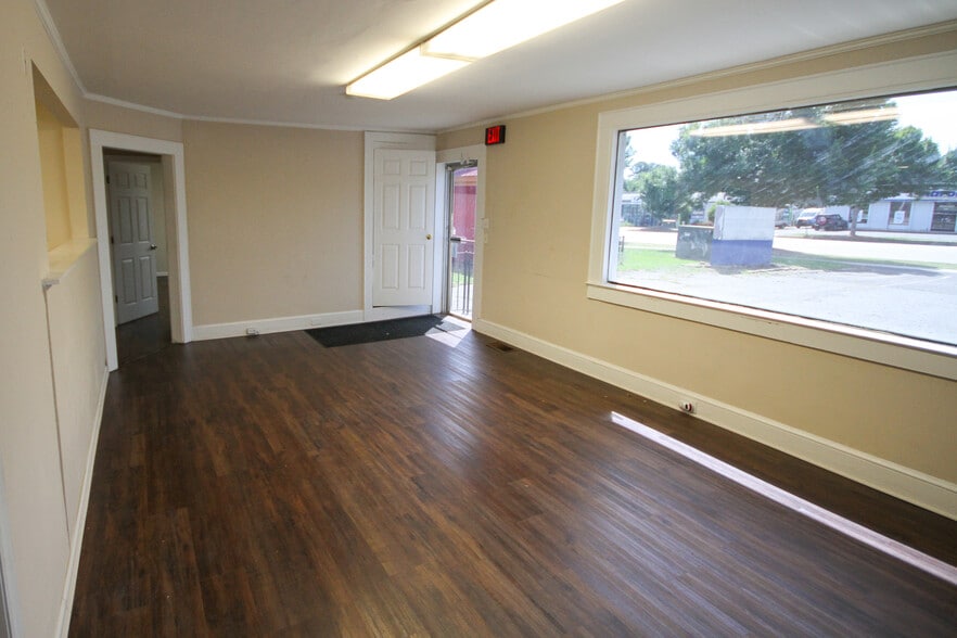 More Photos Of 1909 Cherry Rd, Rock Hill Office For Sale
